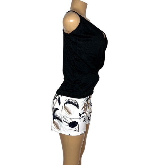 NWT 2 Pieces Black and White Women Set Size M and L Stretchy Short and Wrap Top - Picture 4 of 8